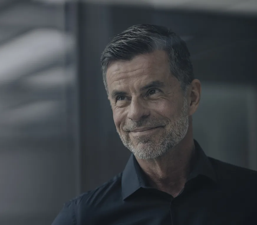 Retrato de un empresario sonriente